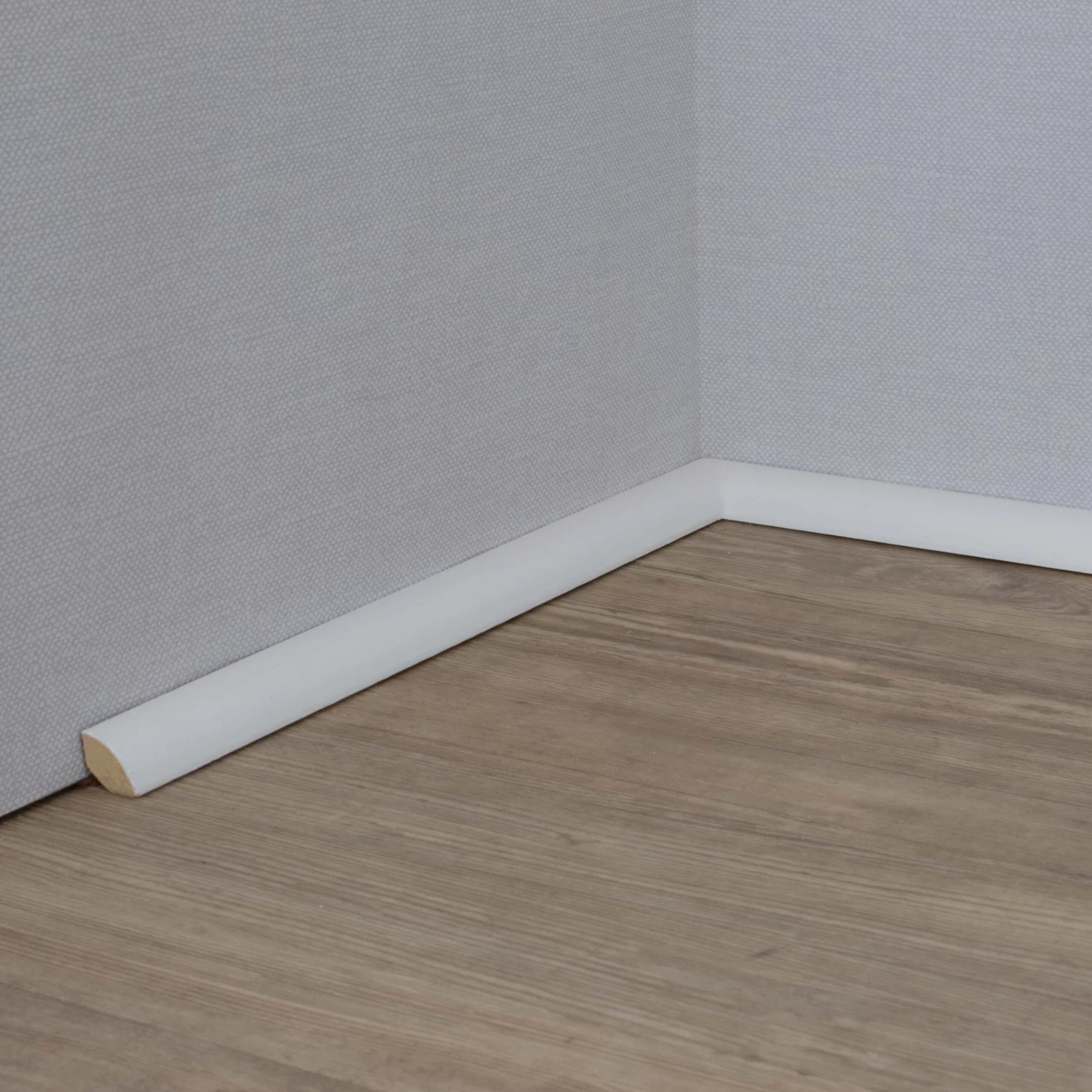 PROVISTON | Quart De Rond | 14 X 14 X 2000 Mm | Bois Massif | Blanc Laqué | RAL9010 | Plinthe 4 PROVISTON | Quart De Rond | 14 X 14 X 2000 Mm | Bois Massif | Blanc Laqué | RAL9010 | Plinthe – Image 4