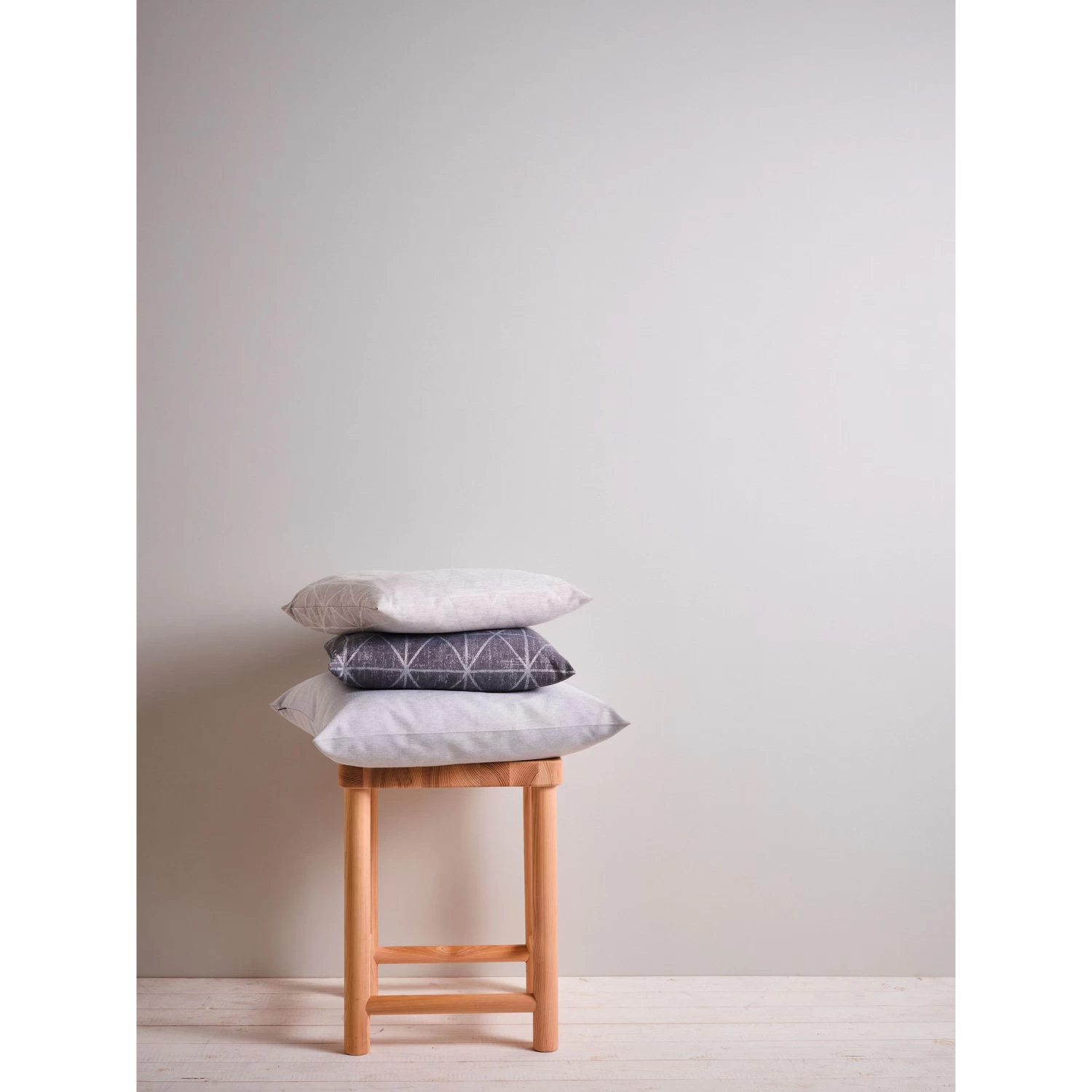 A.S. Creation Boys & Girls 6 | 303341 | Papier Peint Papier Uni | 0.53 M X 10.05 M | Blanc 1 A.S. Creation Boys & Girls 6 | 303341 | Papier Peint Papier Uni | 0.53 M X 10.05 M | Blanc