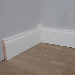Plinthe Moulurée - Blanc (bois Massif Vernis - 319.19100.31) -Décoratif Soldes 319 19100 31 5 1 scaled