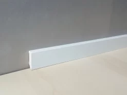 Plinthe (bois Massif - Pin) 40 Mm - Couleur: Pin Laqué En Blanc -Décoratif Soldes 321 1340 31 1