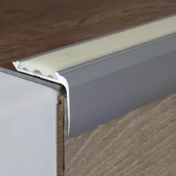 Nez De Marche | Cornière 27 Mm X 40 Mm | Aluminium Anodisé -Décoratif Soldes AUER0082 silber2 2021