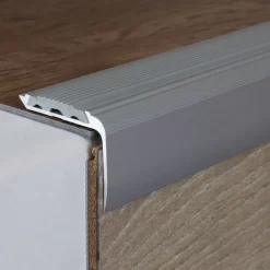 Nez De Marche | Cornière 27 Mm X 40 Mm | Aluminium Anodisé -Décoratif Soldes AUER0082 silber5 2021