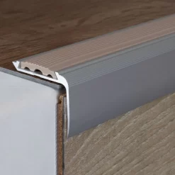 Nez De Marche | Cornière 27 Mm X 40 Mm | Aluminium Anodisé -Décoratif Soldes AUER0082 silber6 2021