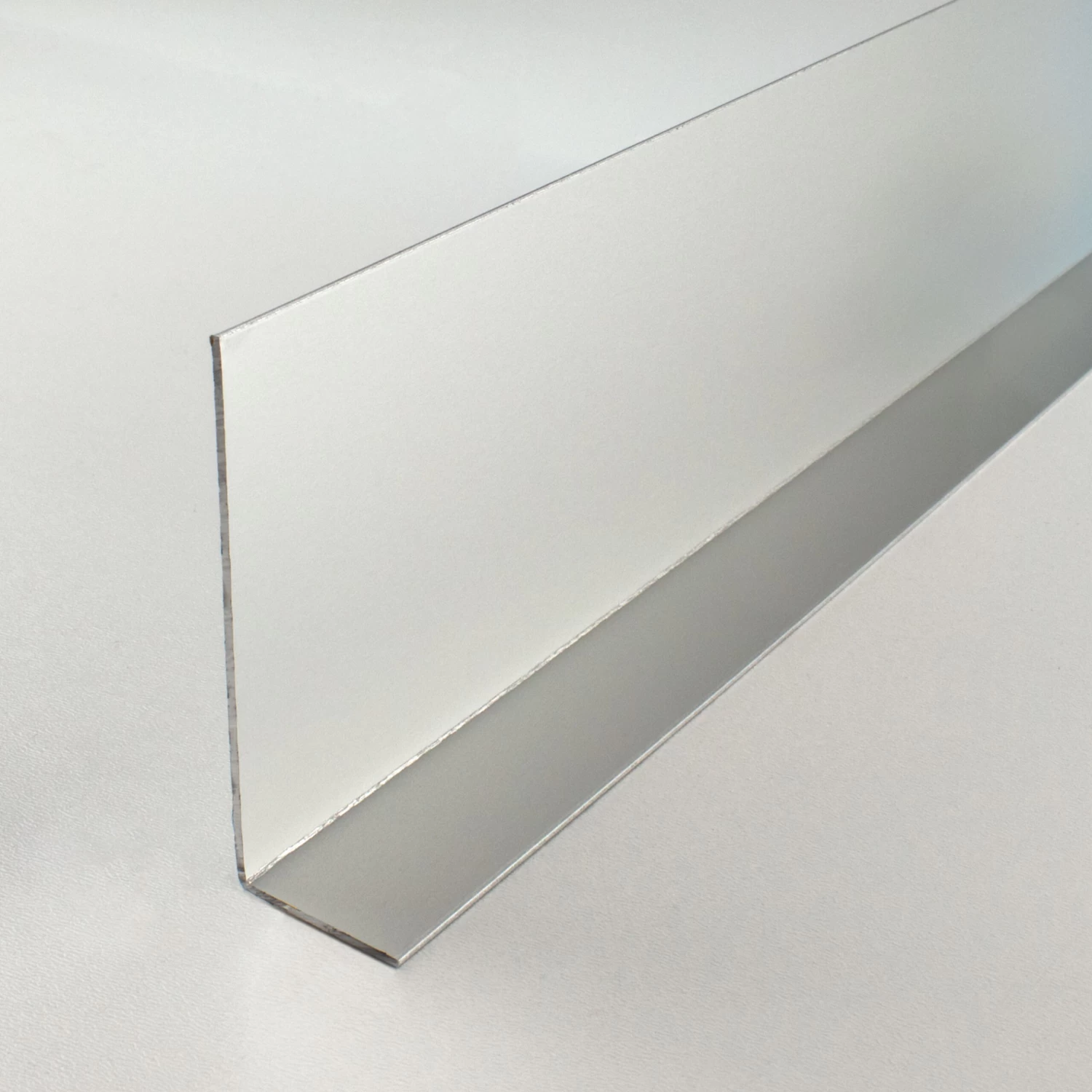 Plinthe Type 60 Aluminium Différents Modèles Angle: 135° 1 Plinthe Type 60 Aluminium Différents Modèles Angle: 135°