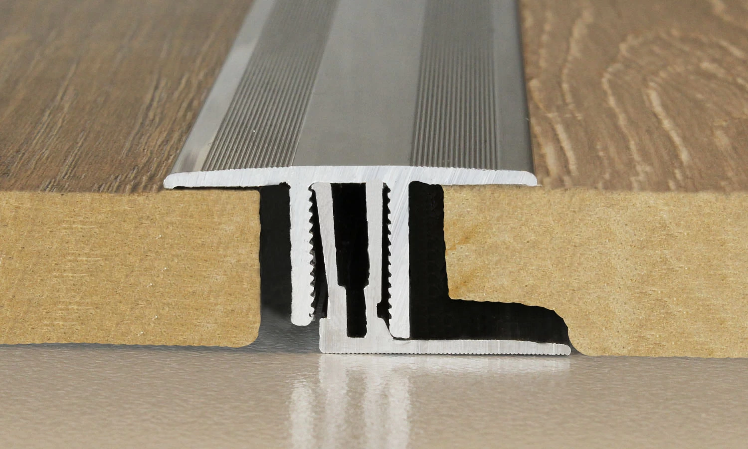 Barre De Seuil à Clipser Pour Sol Stratifié/parquet | Hauteur 15-24 Mm | Aluminium Anodisé 2 Barre De Seuil à Clipser Pour Sol Stratifié/parquet | Hauteur 15-24 Mm | Aluminium Anodisé – Image 2